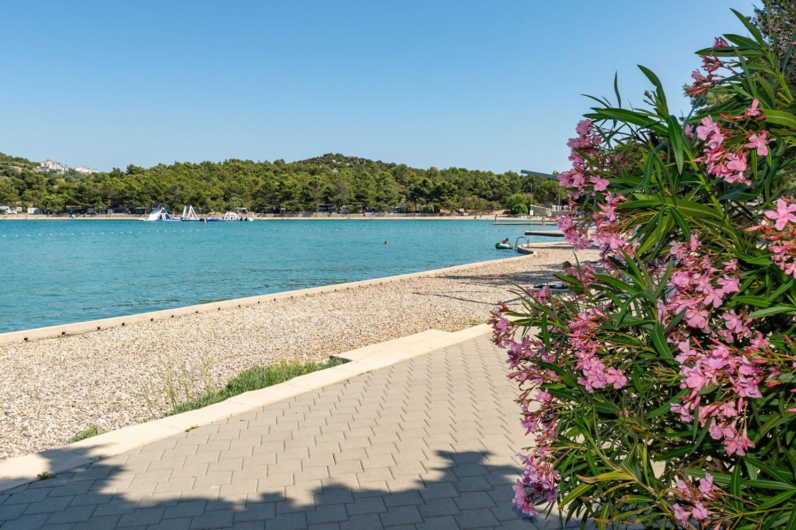 Mobilheim Andrea Wunderschoene Ferienwohnung Direkt Am Meer Езера Экстерьер фото
