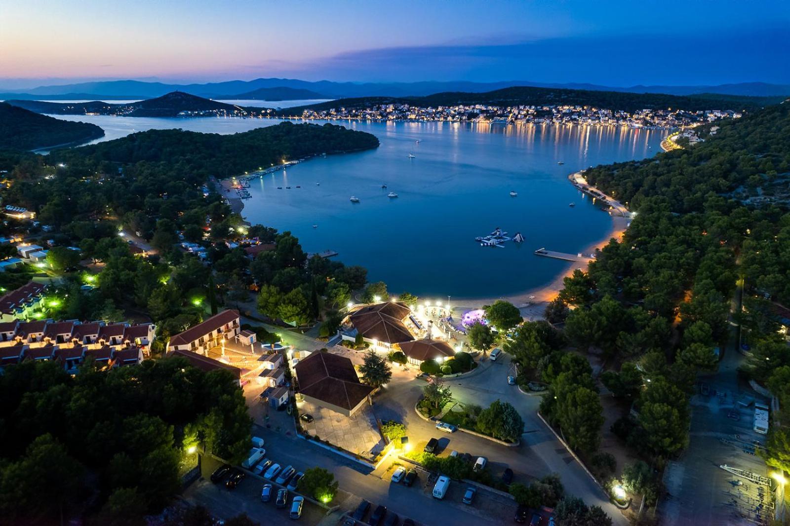 Mobilheim Andrea Wunderschoene Ferienwohnung Direkt Am Meer Езера Экстерьер фото